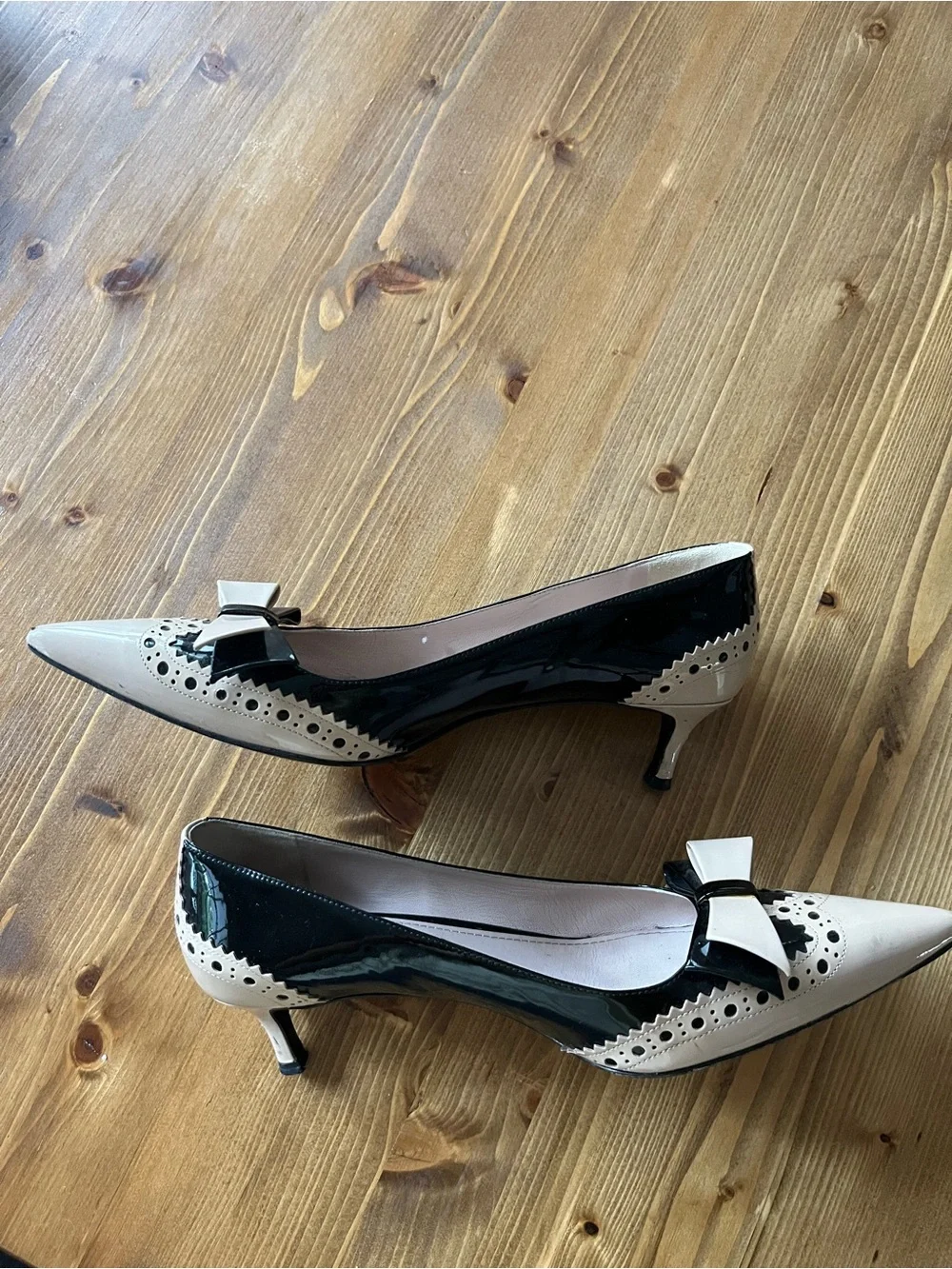Miu Miu Black & Cream Pointed Bow Kitten Heel - Picture 4 of 5